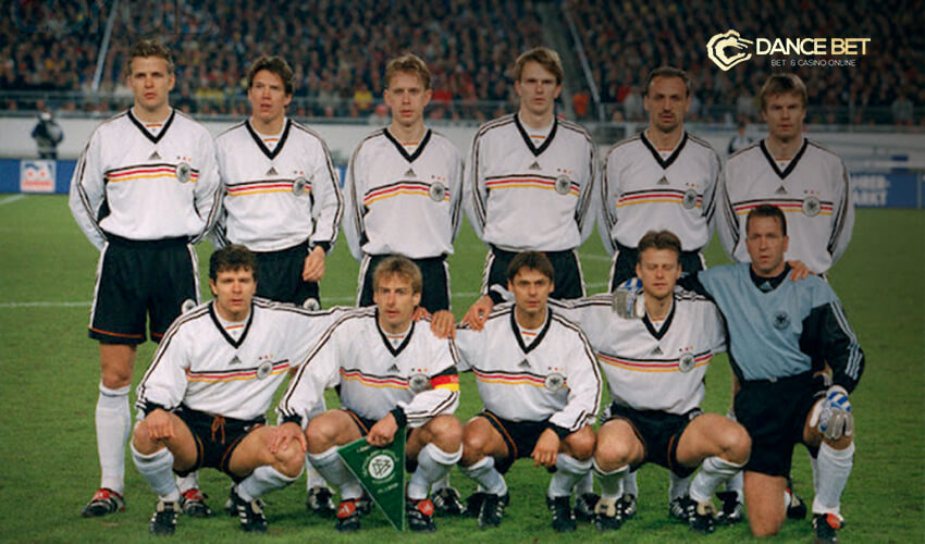 اولین میزبانی آلمان برای مسابقات یورو در چه سالی بود؟